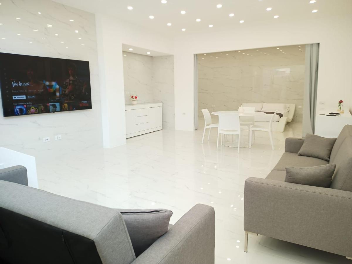 Elegant Basement Suite Orosei Exteriér fotografie